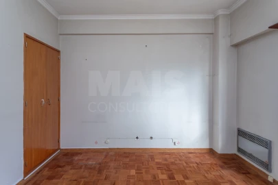 Apartamento T3 para Venda em Alvalade