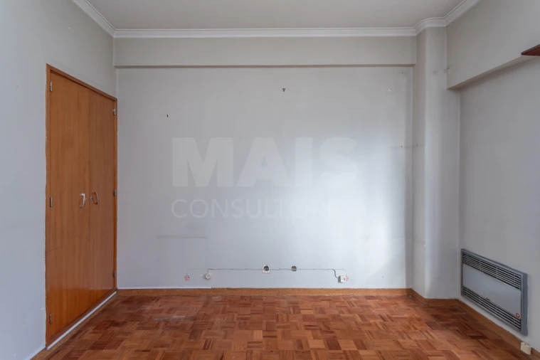 Apartamento T3 para Venda em Alvalade Foto 5