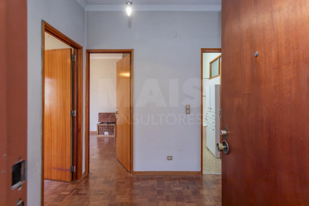 Apartamento T3 para Venda em Alvalade Foto 1