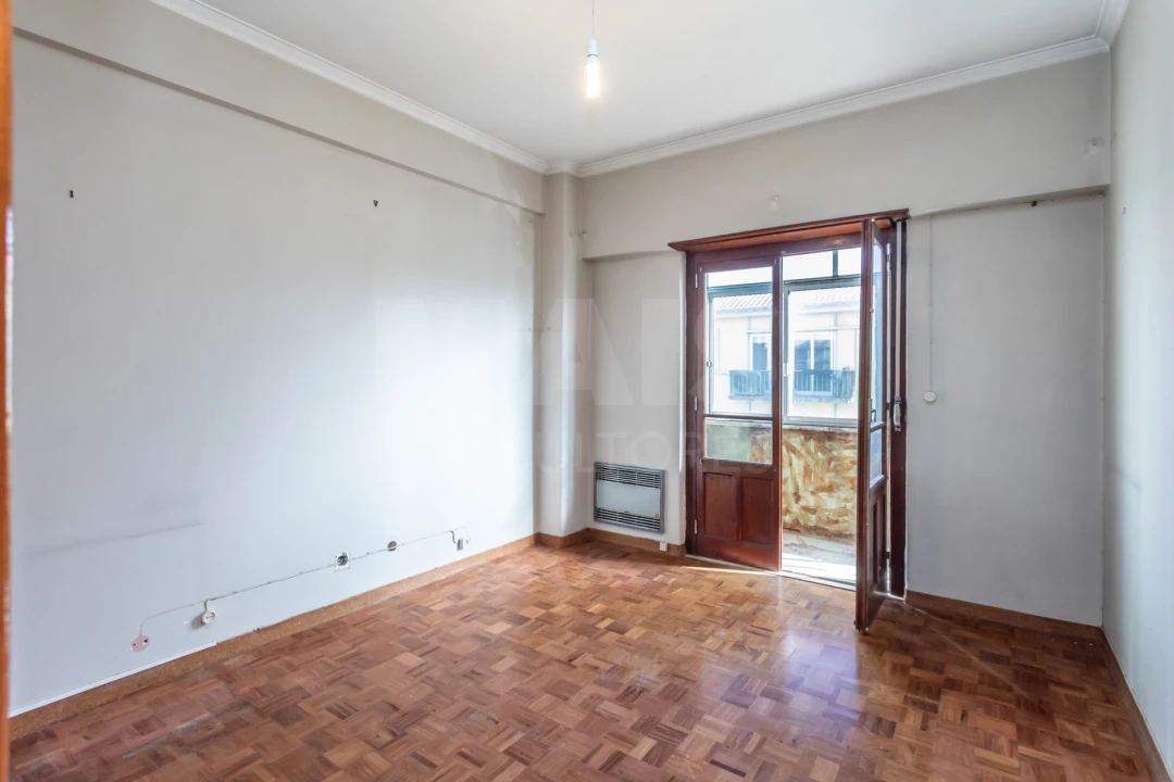 Apartamento T3 para Venda em Alvalade Foto 4