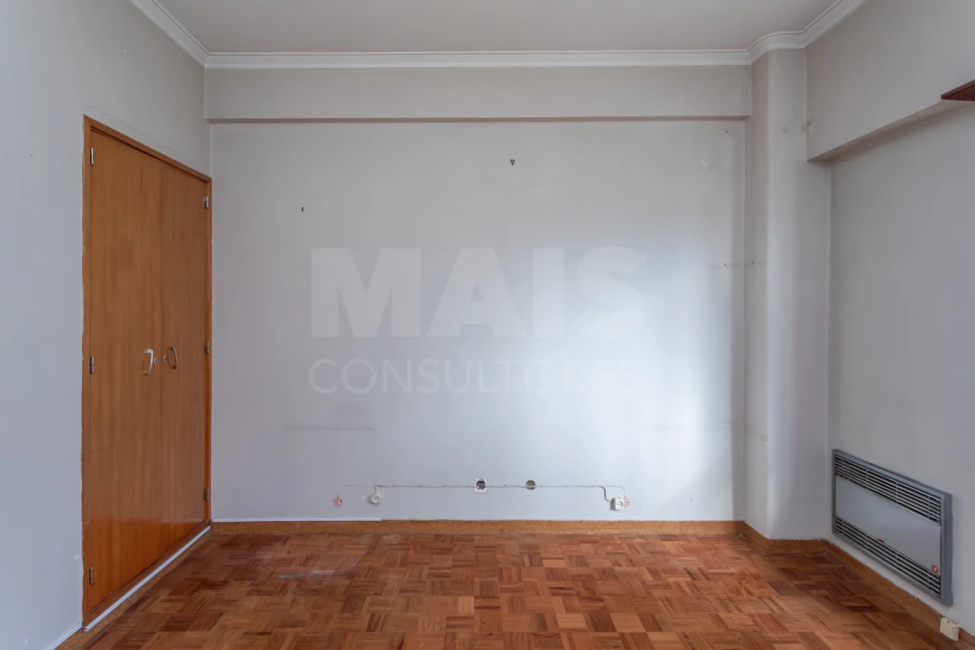 Apartamento T3 para Venda em Alvalade Foto 5