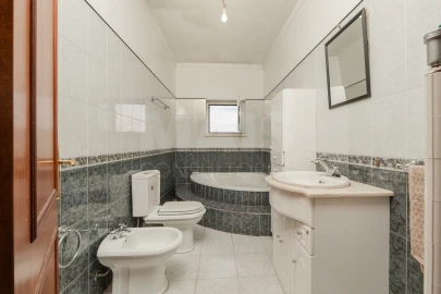 Moradia T4 para Venda em Casais e Alviobeira