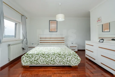 Moradia T4 para Venda em Casais e Alviobeira