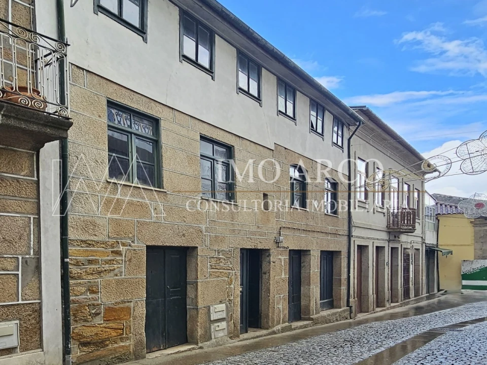 Prédio para Venda em Arco de Baúlhe e Vila Nune Foto 1