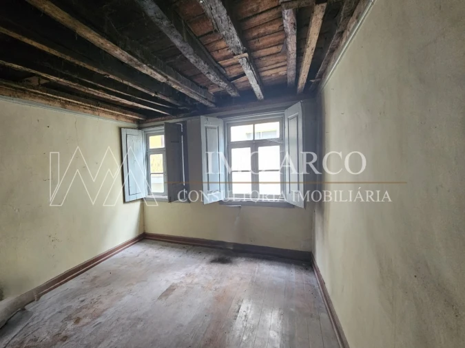 Prédio para Venda em Arco de Baúlhe e Vila Nune Foto 3