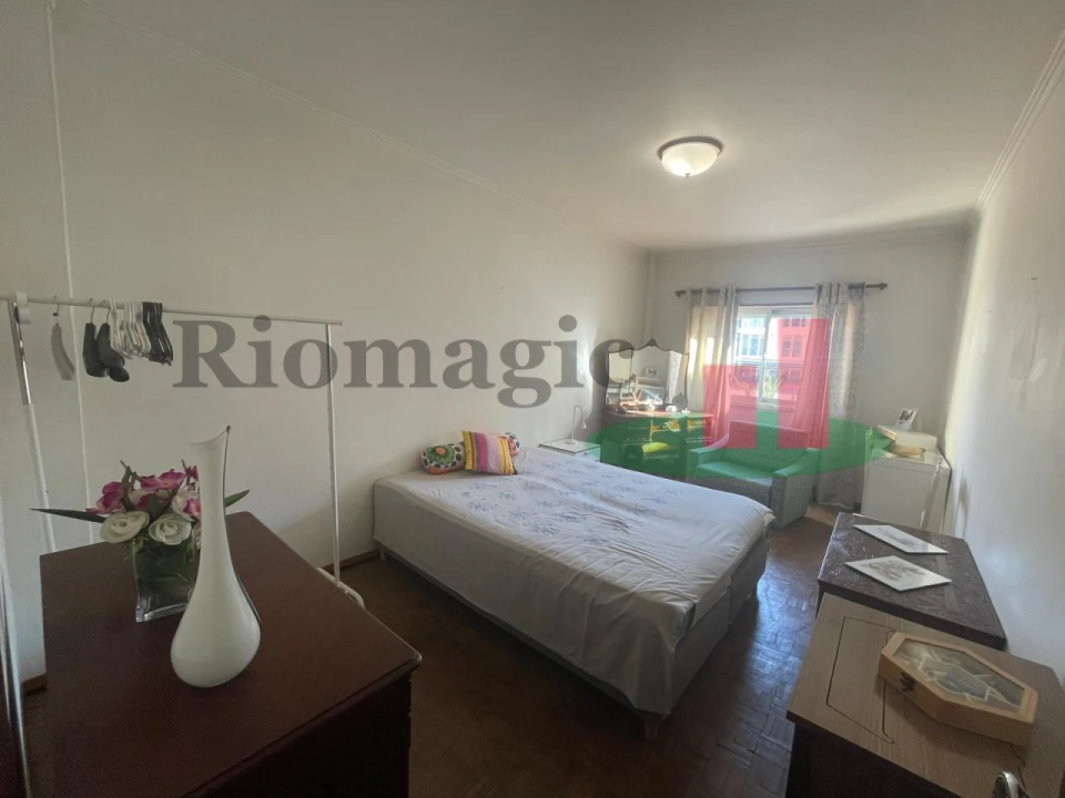 Quarto para Arrendamento em Amora Foto 1