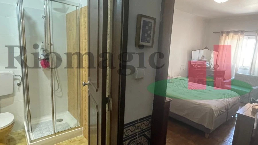 Quarto para Arrendamento em Amora