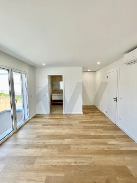 Moradia T3 para Arrendamento em Ericeira