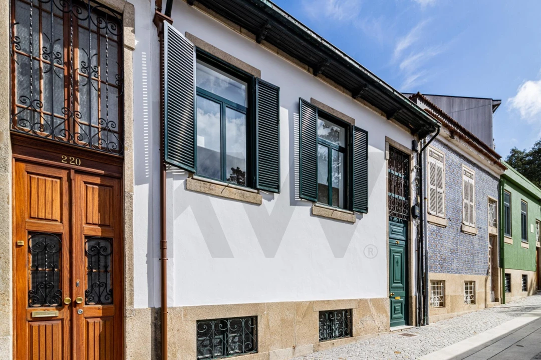 Moradia T4 para Venda em Paranhos Foto 1
