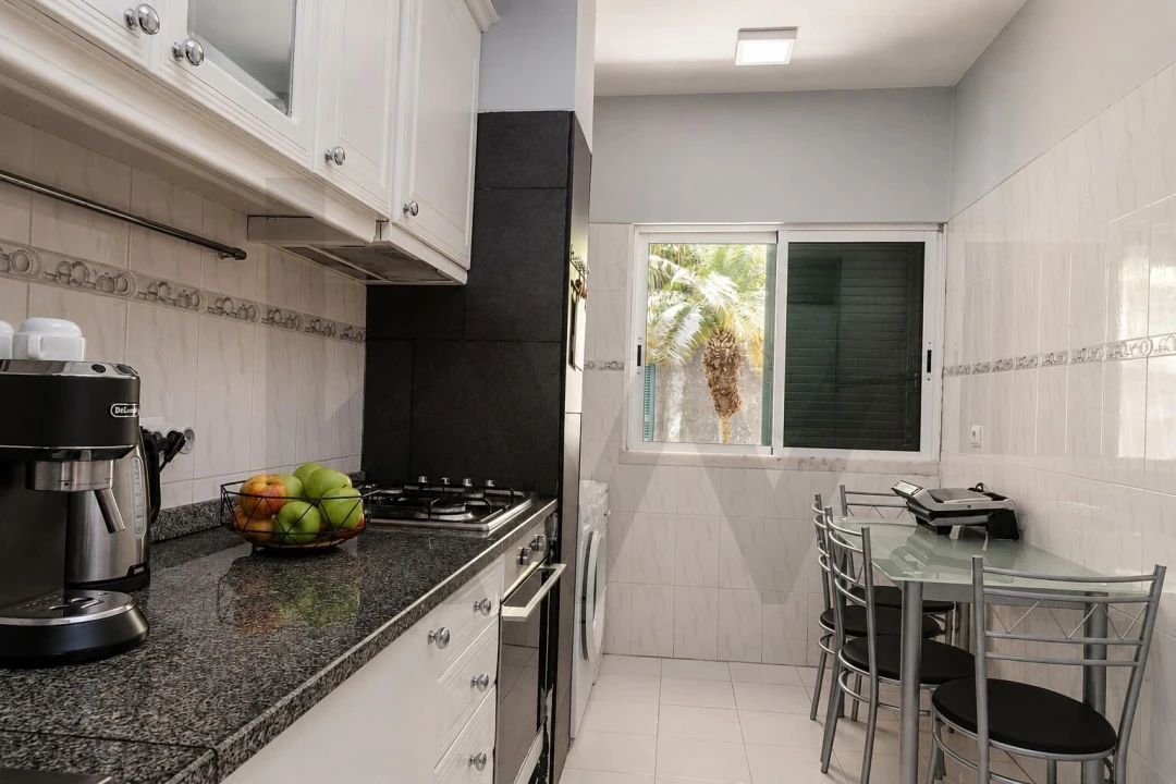 Apartamento T2 para Venda em Santo Antonio Foto 4