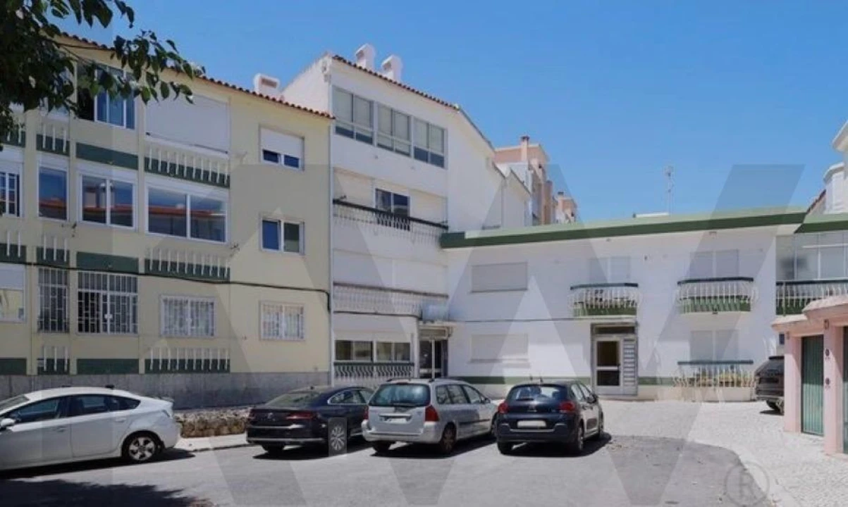 Apartamento T1 para Venda em Carcavelos e Parede Foto 1