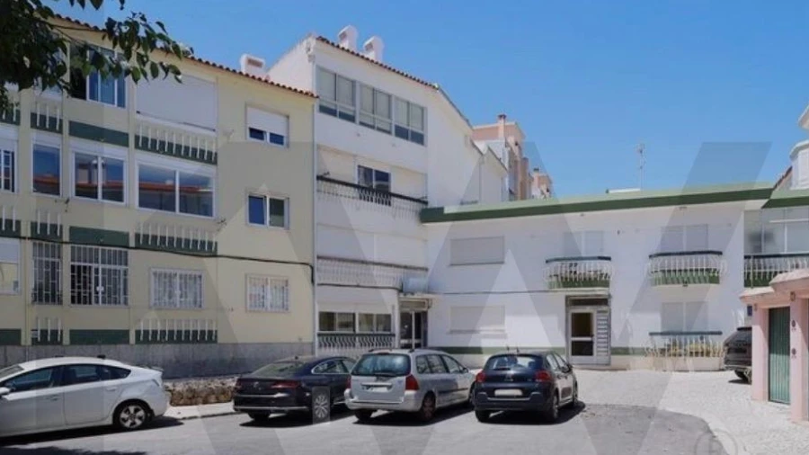 Apartamento T1 para Venda em Carcavelos e Parede