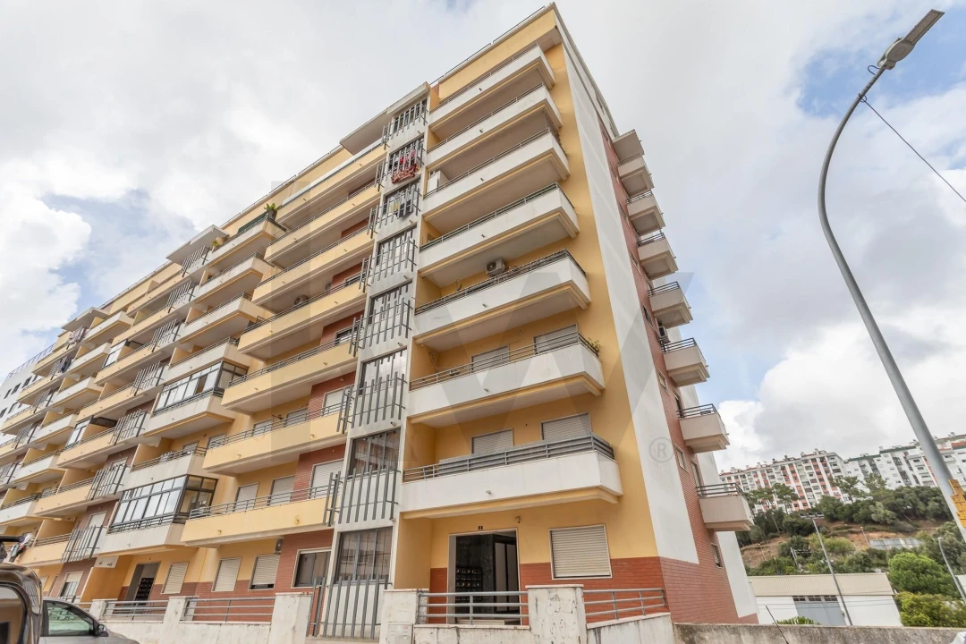 Apartamento T2 para Venda em Rio de Mouro Foto 35