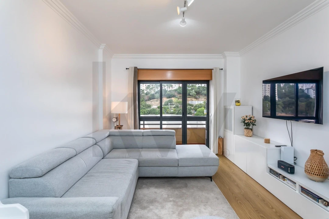 Apartamento T2 para Venda em Rio de Mouro Foto 3