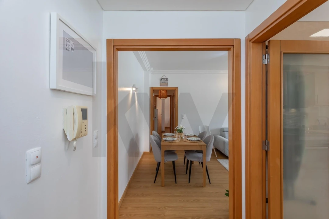 Apartamento T2 para Venda em Rio de Mouro Foto 14