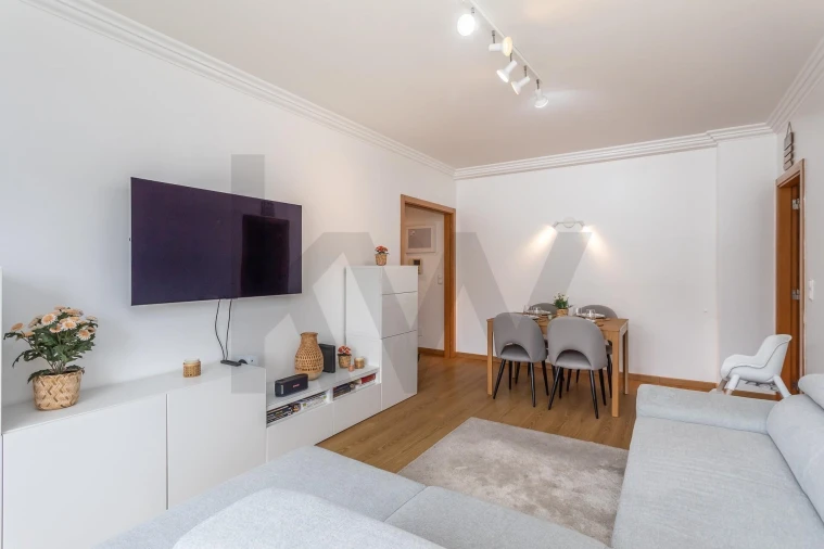 Apartamento T2 para Venda em Rio de Mouro Foto 6