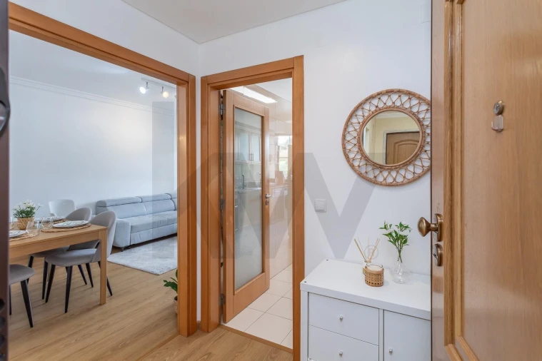 Apartamento T2 para Venda em Rio de Mouro Foto 13