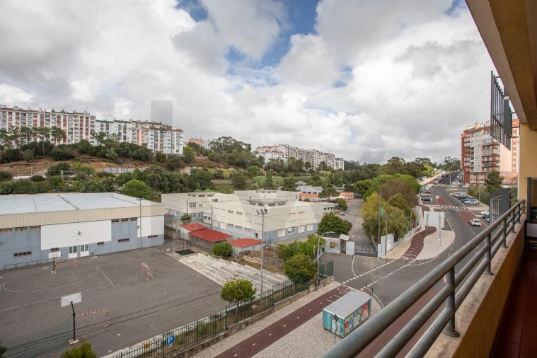 Apartamento T2 para Venda em Rio de Mouro Foto 29