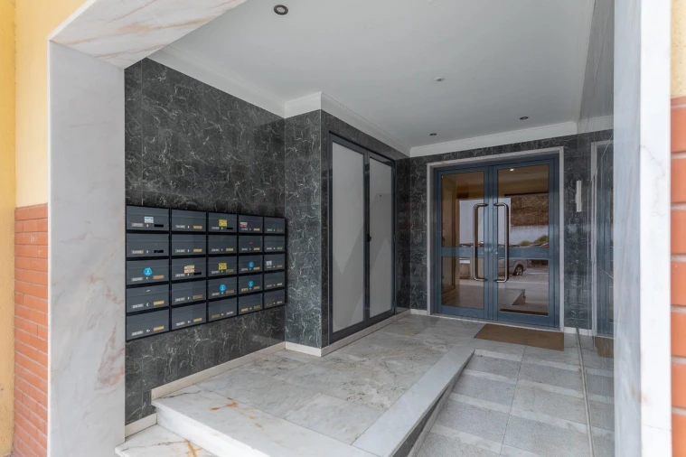 Apartamento T2 para Venda em Rio de Mouro Foto 34