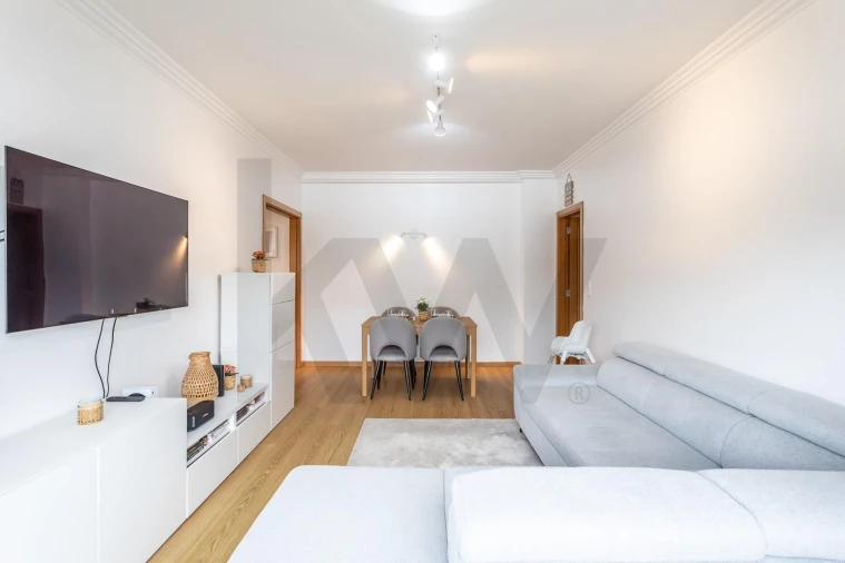 Apartamento T2 para Venda em Rio de Mouro Foto 5