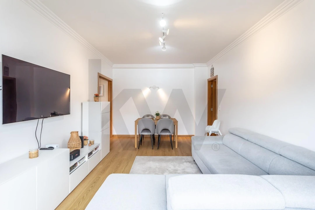 Apartamento T2 para Venda em Rio de Mouro Foto 5