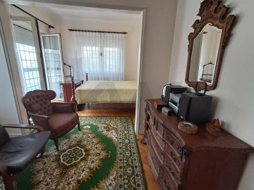 Moradia T5 para Venda em Algés, Linda-A-Velha e Cruz Quebrada-Dafundo