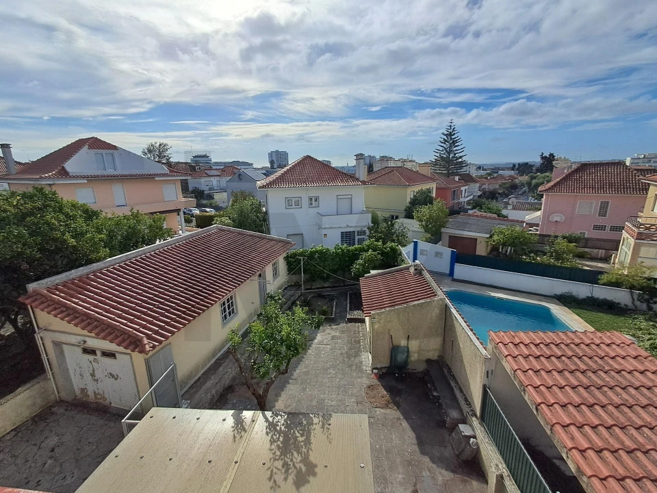 Moradia T5 para Venda em Algés, Linda-A-Velha e Cruz Quebrada-Dafundo Foto 5