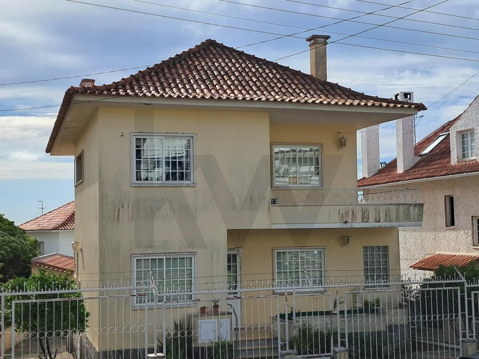 Moradia T5 para Venda em Algés, Linda-A-Velha e Cruz Quebrada-Dafundo Foto 3