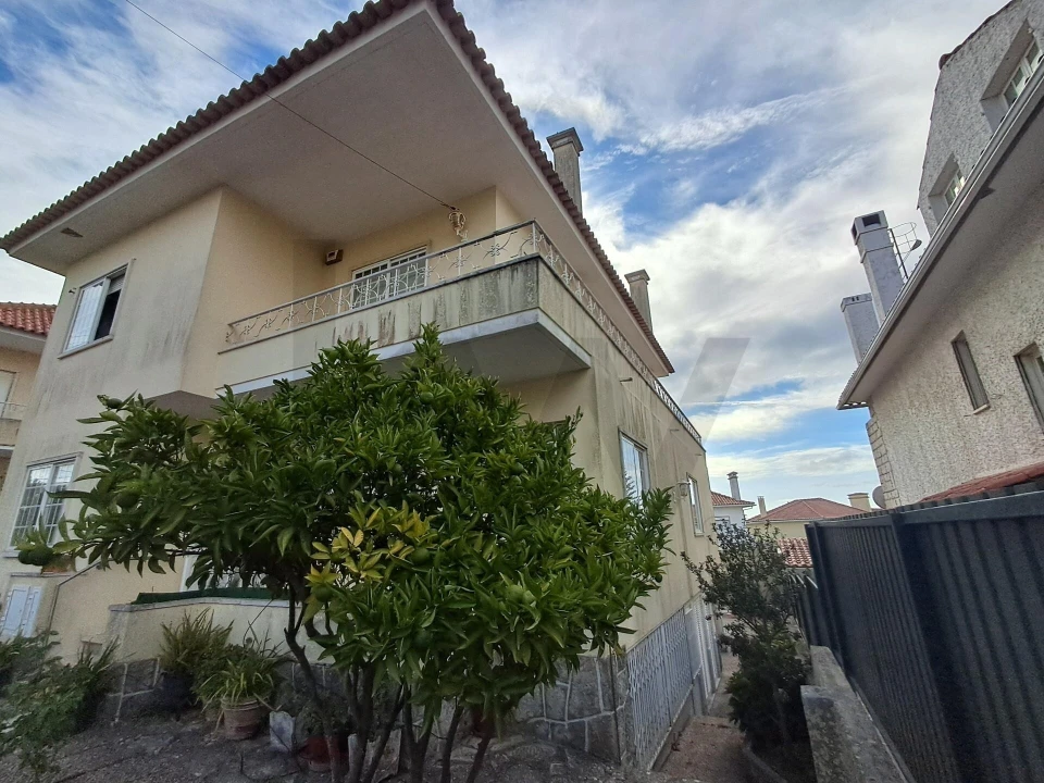 Moradia T5 para Venda em Algés, Linda-A-Velha e Cruz Quebrada-Dafundo Foto 4