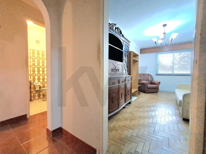 Apartamento T2 para Venda em Benfica Foto 2