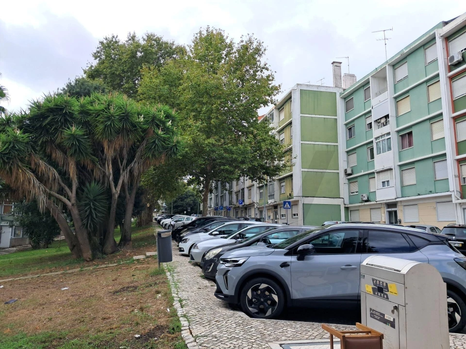 Apartamento T2 para Venda em Benfica Foto 23