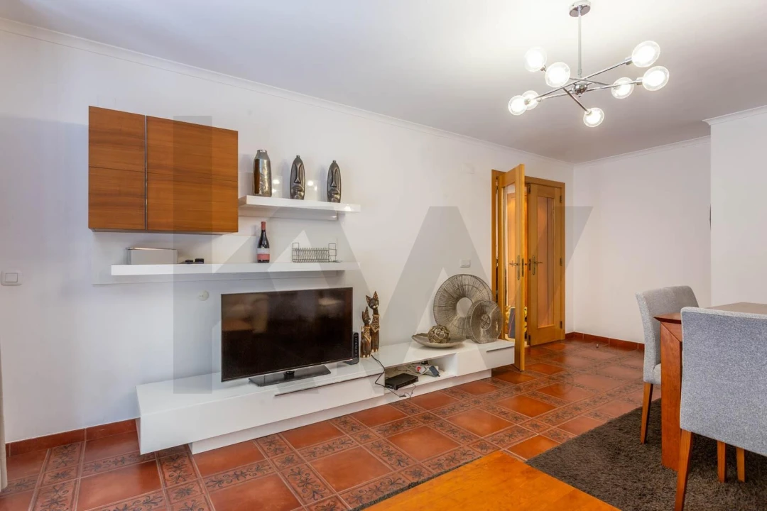 Apartamento T2 para Arrendamento em Lumiar Foto 6