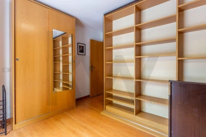 Apartamento T2 para Arrendamento em Lumiar