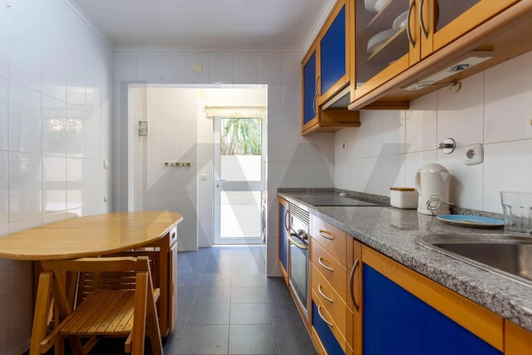 Apartamento T2 para Arrendamento em Lumiar Foto 11
