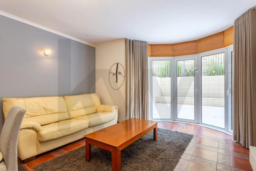 Apartamento T2 para Arrendamento em Lumiar Foto 7