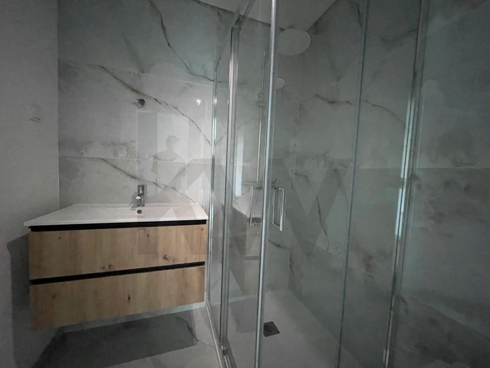 Apartamento T2 para Venda em Caniço Foto 19