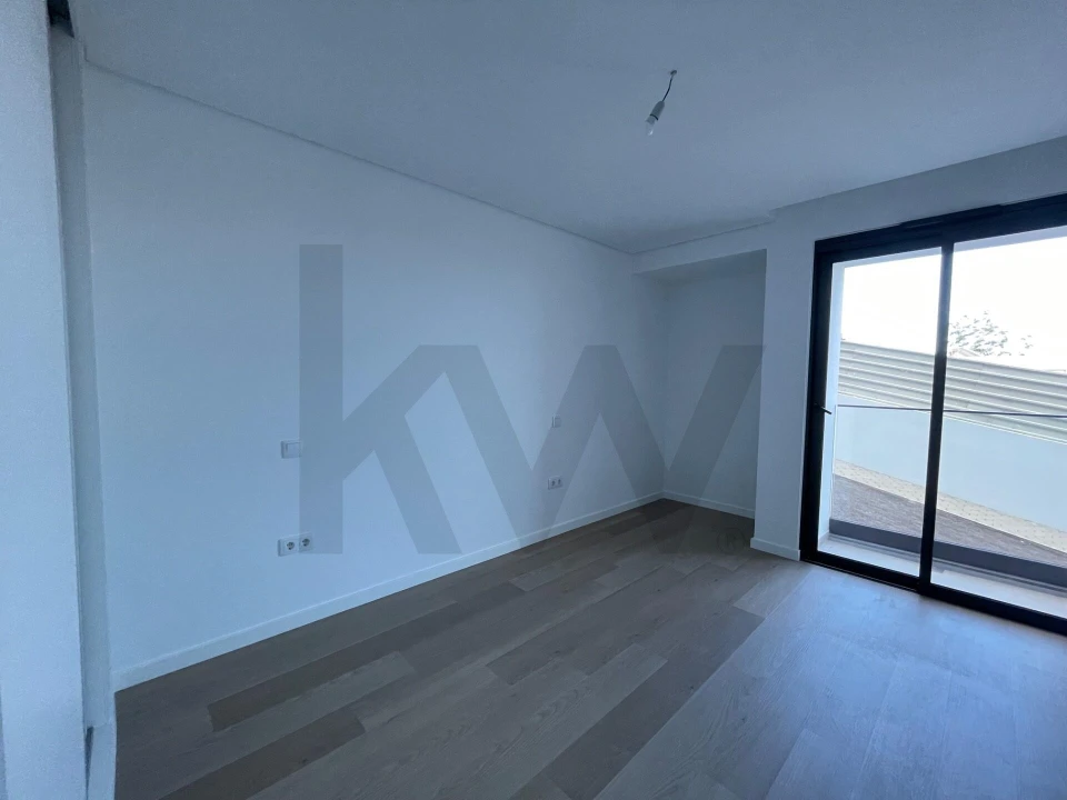 Apartamento T2 para Venda em Caniço Foto 30