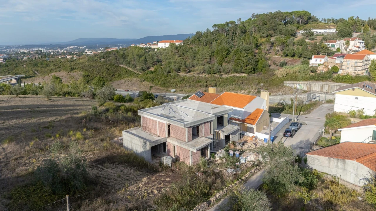 Moradia T3 para Venda em Santa Clara e Castelo Viegas Foto 35