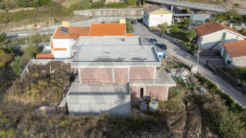 Moradia T3 para Venda em Santa Clara e Castelo Viegas