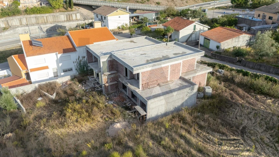 Moradia T3 para Venda em Santa Clara e Castelo Viegas Foto 38