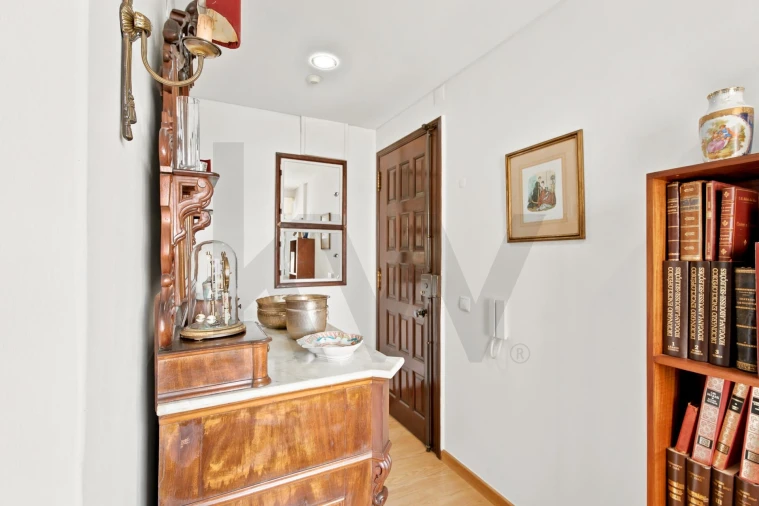 Apartamento T2 para Venda em Queluz e Belas Foto 14