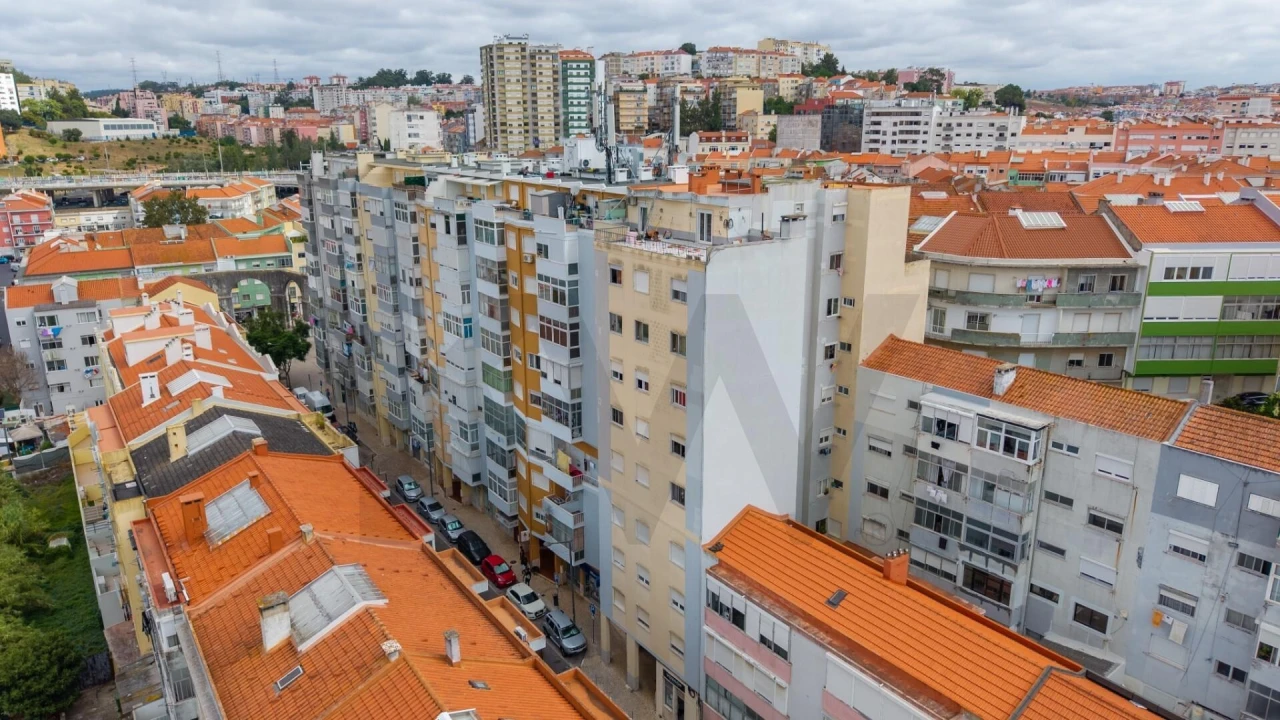 Apartamento T2 para Venda em Queluz e Belas Foto 16