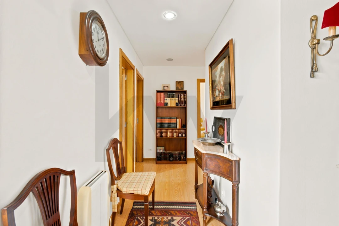 Apartamento T2 para Venda em Queluz e Belas Foto 3