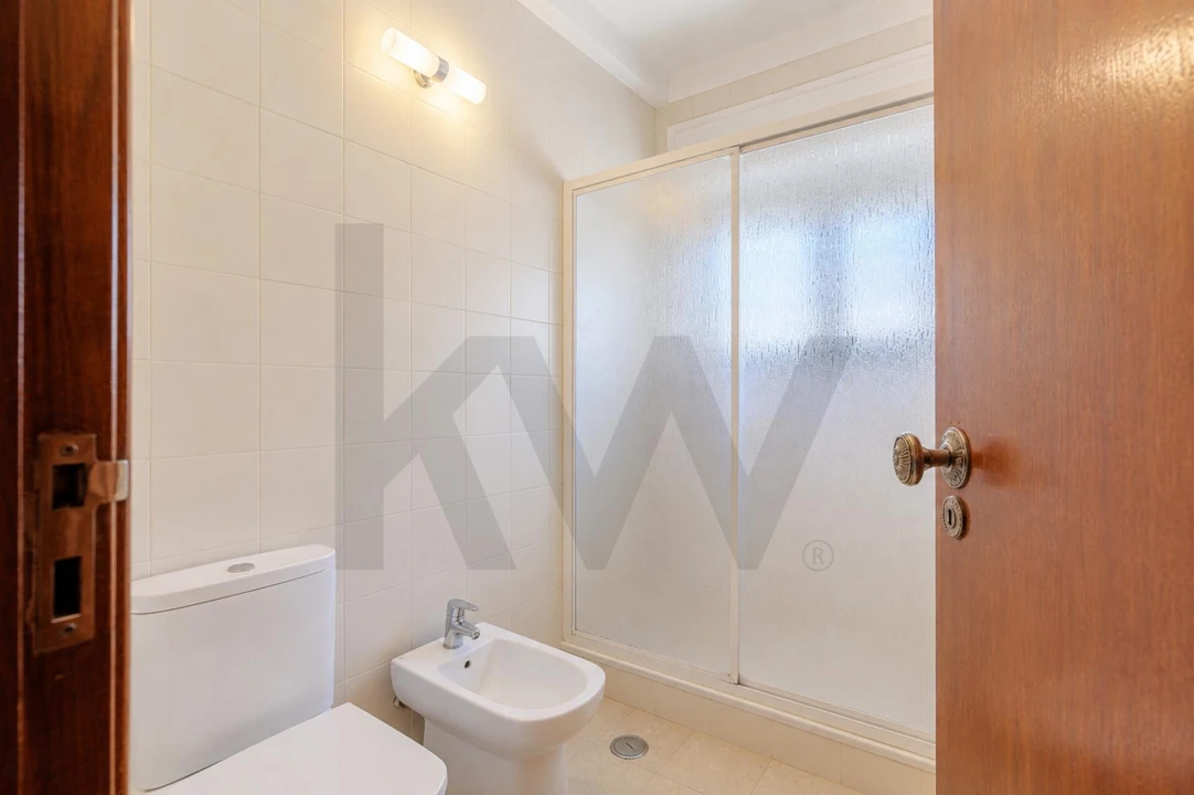 Apartamento T2 para Venda em Romeira e Várzea Foto 17