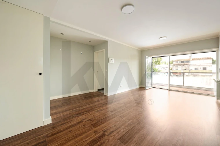 Apartamento T1 para Arrendamento em Caparica e Trafaria Foto 5