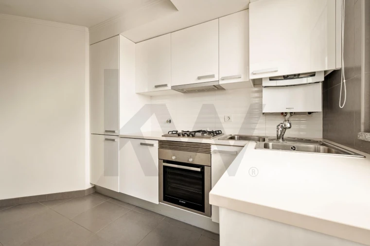 Apartamento T1 para Arrendamento em Caparica e Trafaria Foto 17