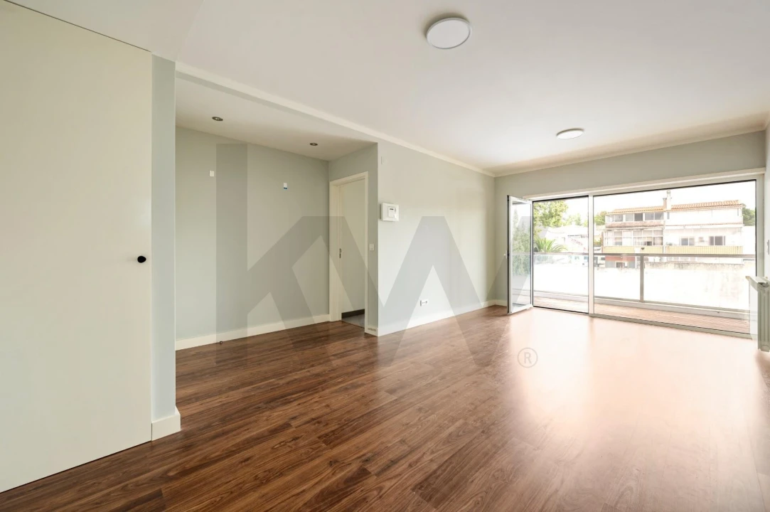 Apartamento T1 para Arrendamento em Caparica e Trafaria Foto 5