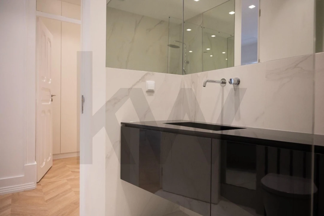 Apartamento T2 para Arrendamento em Santo António Foto 16