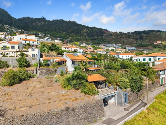 Moradia T3 para Venda em Arco da Calheta Foto 61