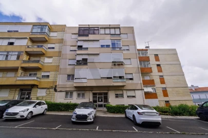 Apartamento T2 para Arrendamento em Póvoa de Santo Adrião e Olival Basto